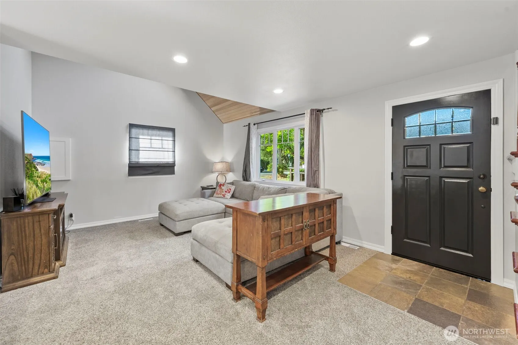 639 12th Avenue , Kirkland, WA 98033-5114