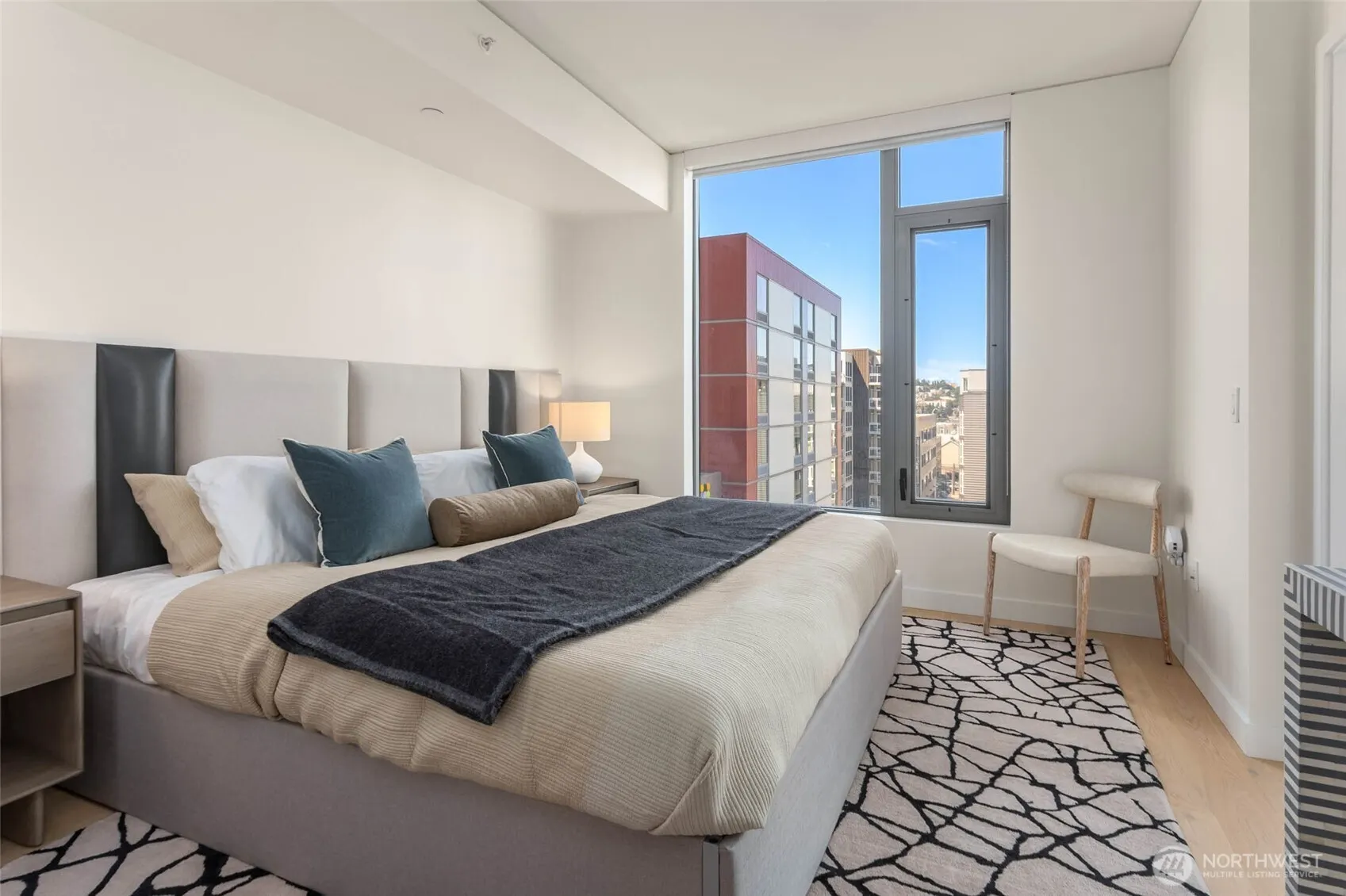 2510 6th Avenue #402, Seattle, WA 98121