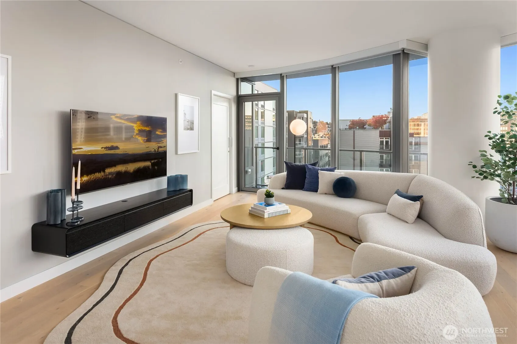 2510 6th Avenue #402, Seattle, WA 98121