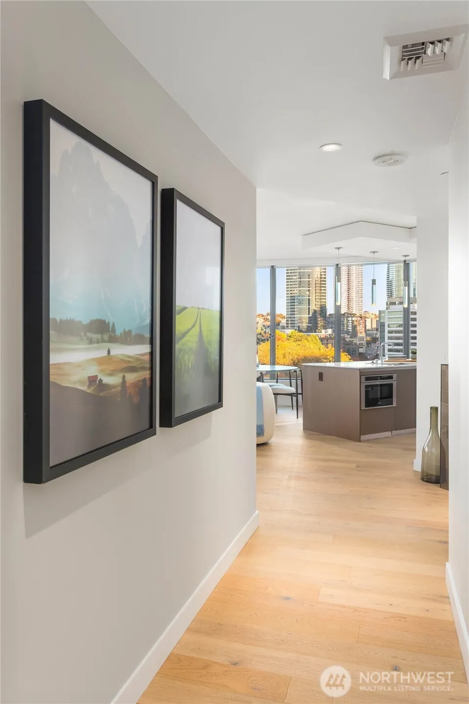 2510 6th Avenue #402, Seattle, WA 98121