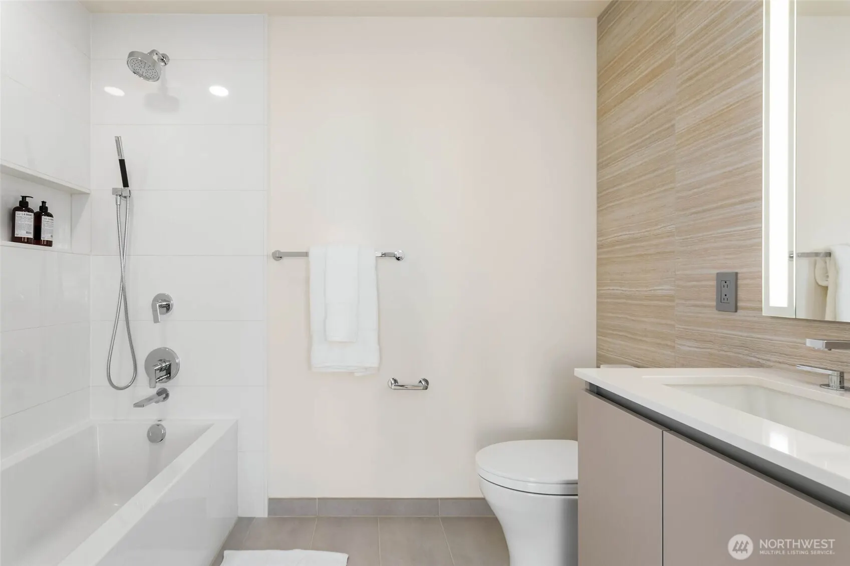 2510 6th Avenue #402, Seattle, WA 98121