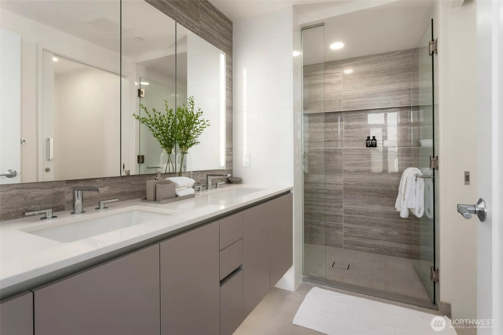 2510 6th Avenue #402, Seattle, WA 98121