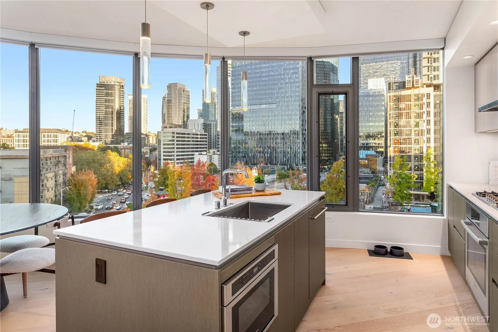 2510 6th Avenue #402, Seattle, WA 98121