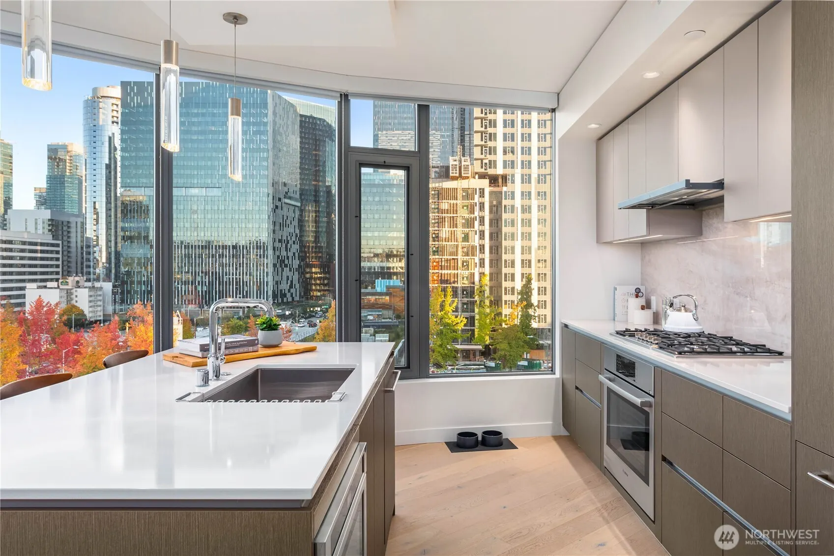 2510 6th Avenue #402, Seattle, WA 98121