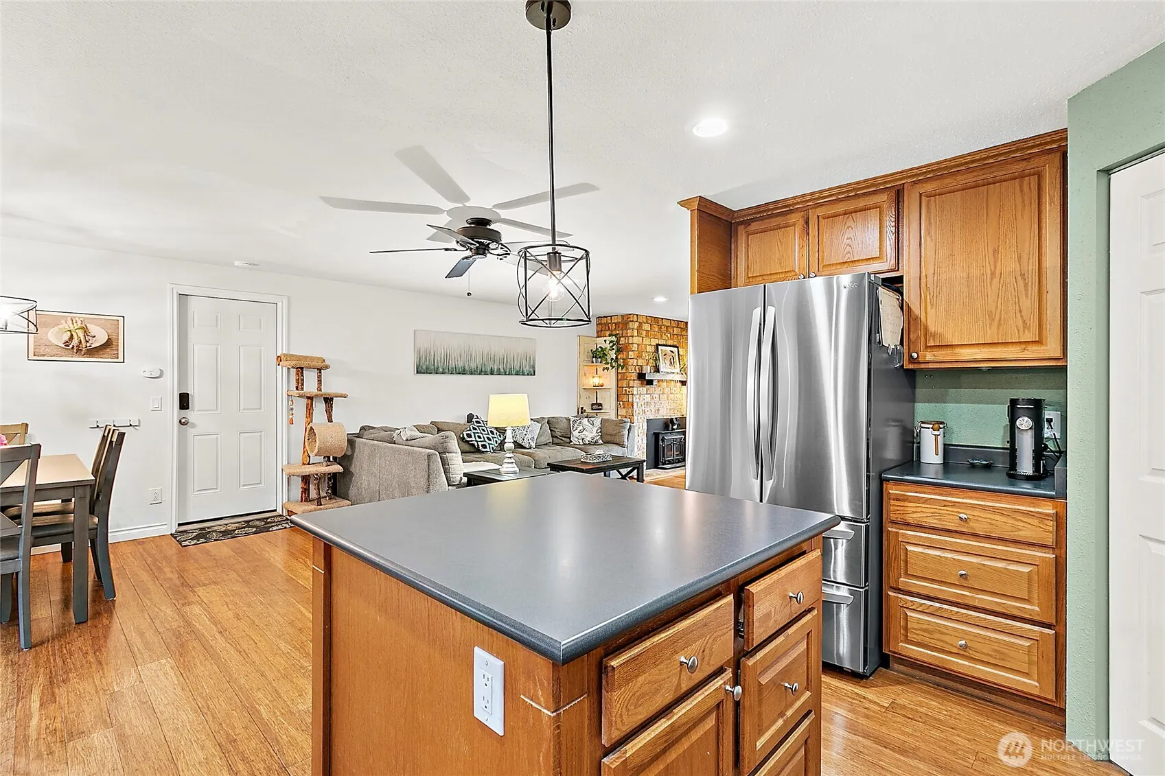 11812 SE 253rd Street , Kent, WA 98030