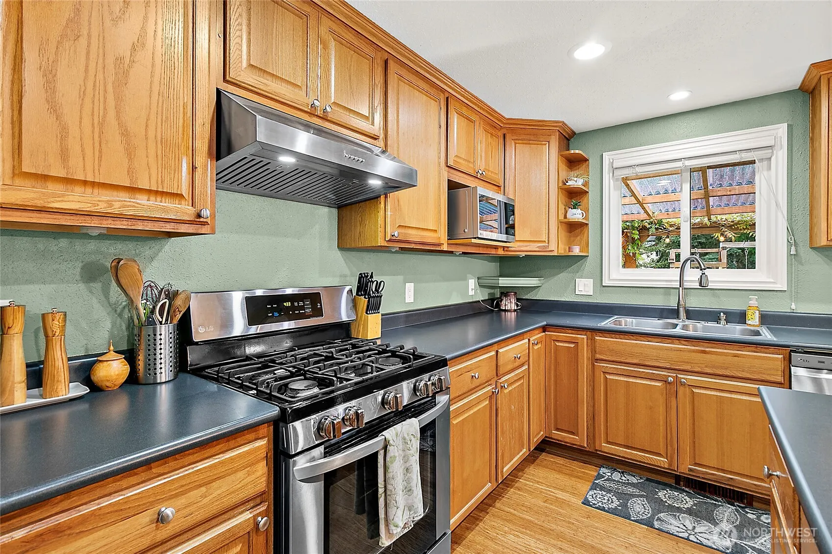 11812 SE 253rd Street , Kent, WA 98030