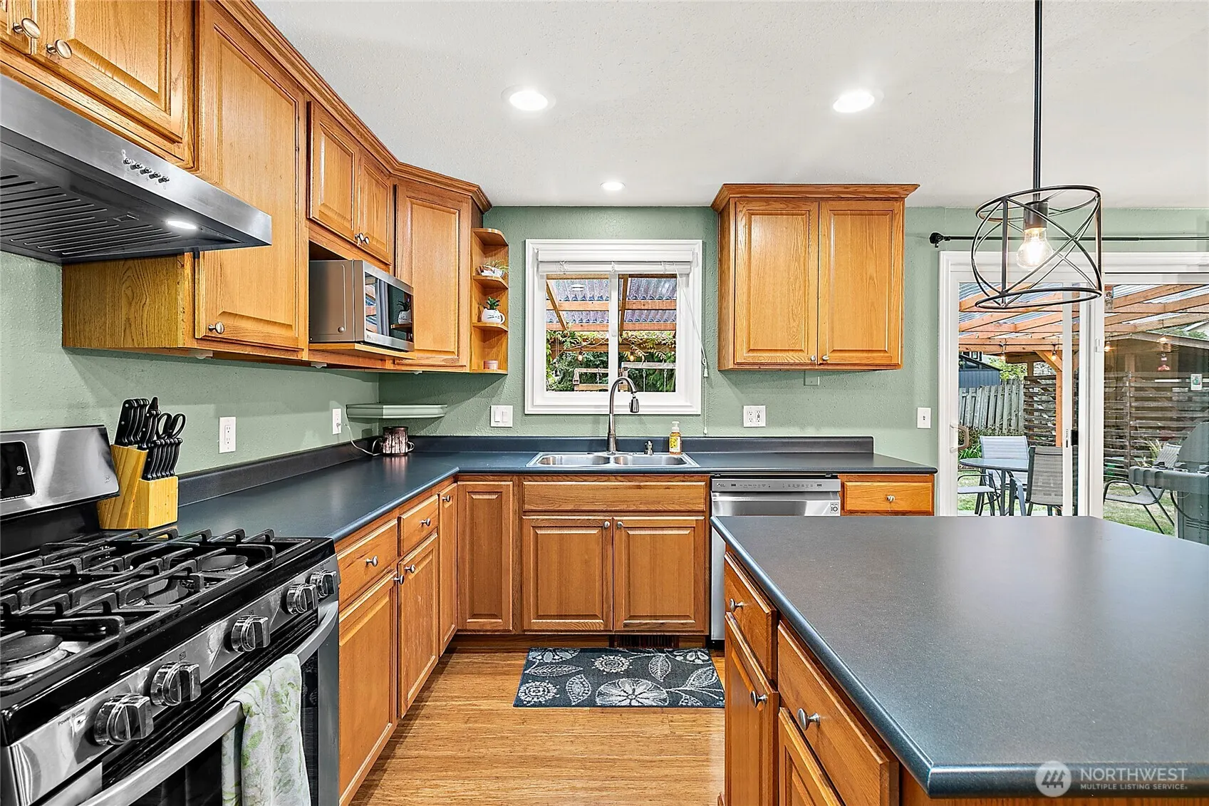 11812 SE 253rd Street , Kent, WA 98030