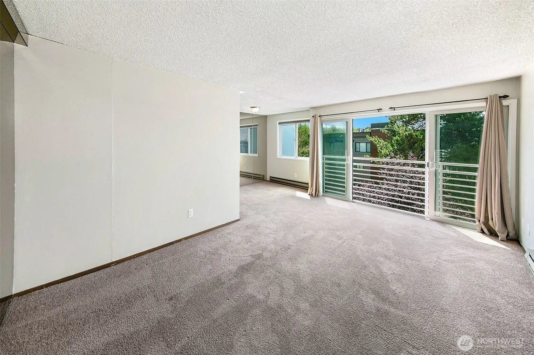 733 Lake Street S #305, Kirkland, WA 98033