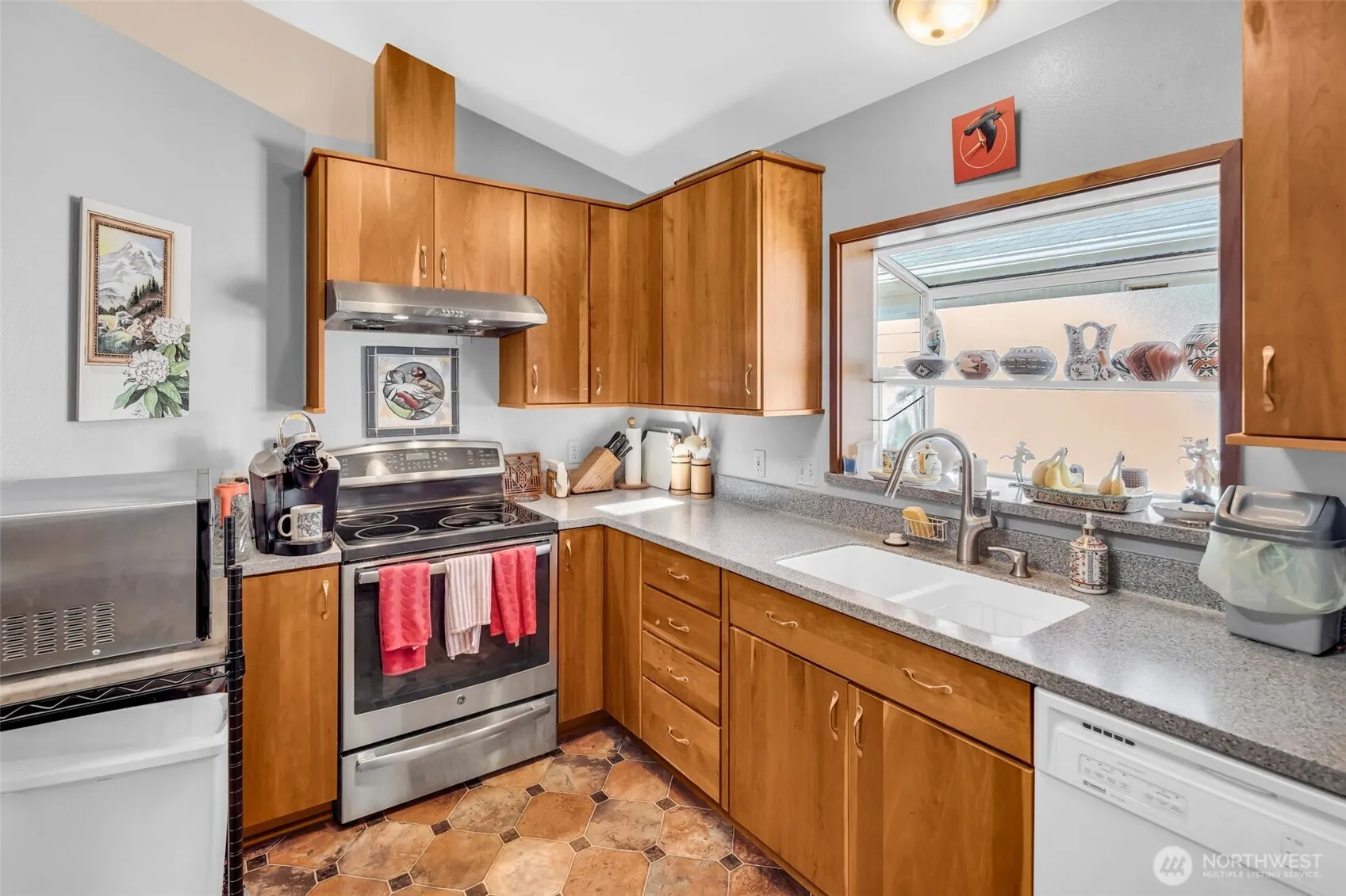 10513 Whitman Avenue N, Seattle, WA 98133