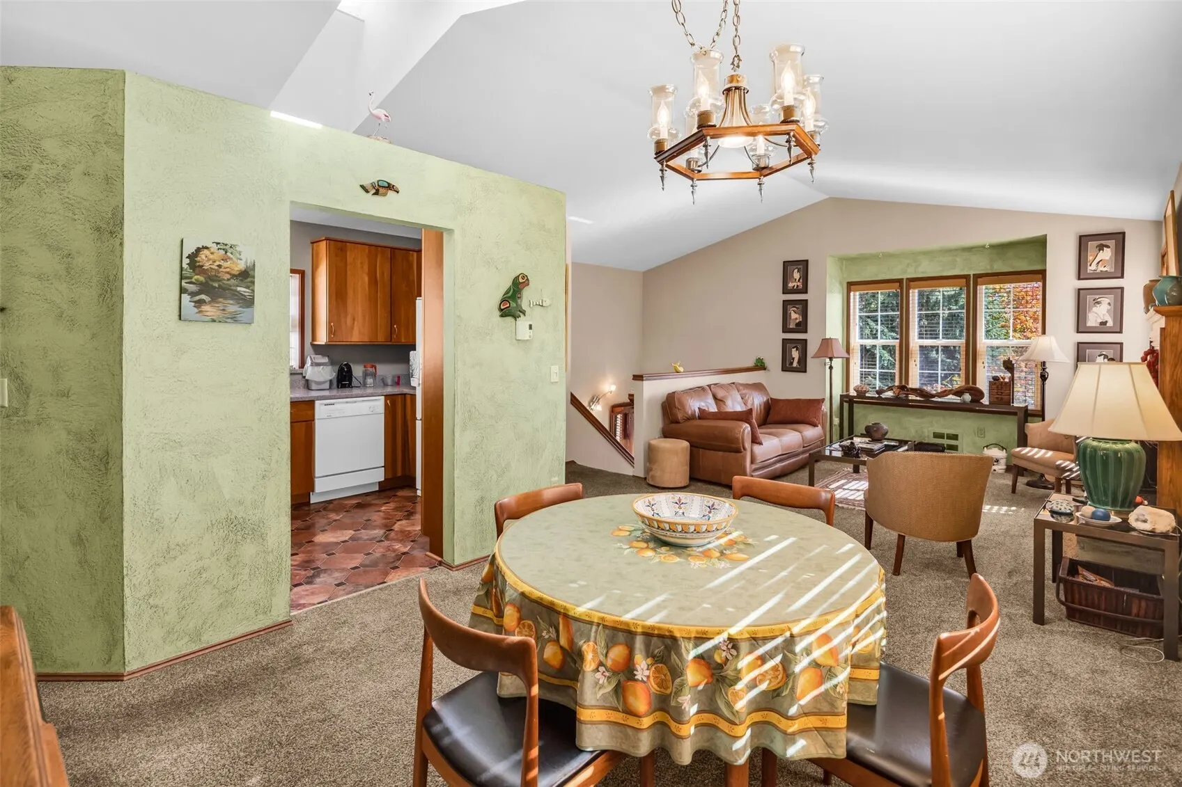 10513 Whitman Avenue N, Seattle, WA 98133