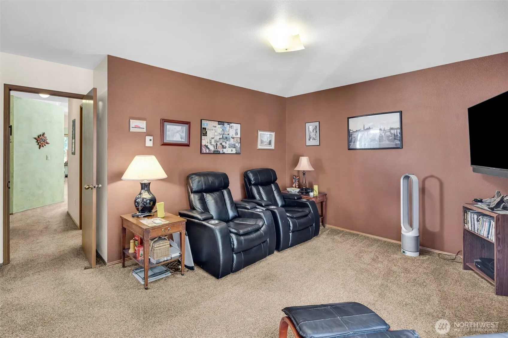 10513 Whitman Avenue N, Seattle, WA 98133