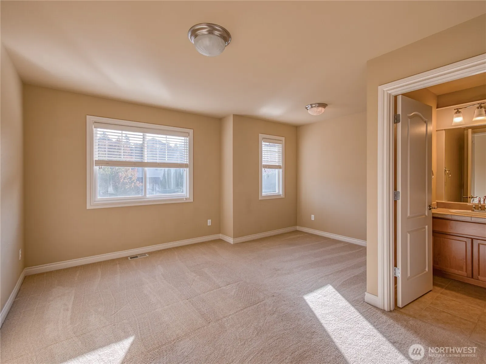 11931 157th Avenue NE, Redmond, WA 98052-2250