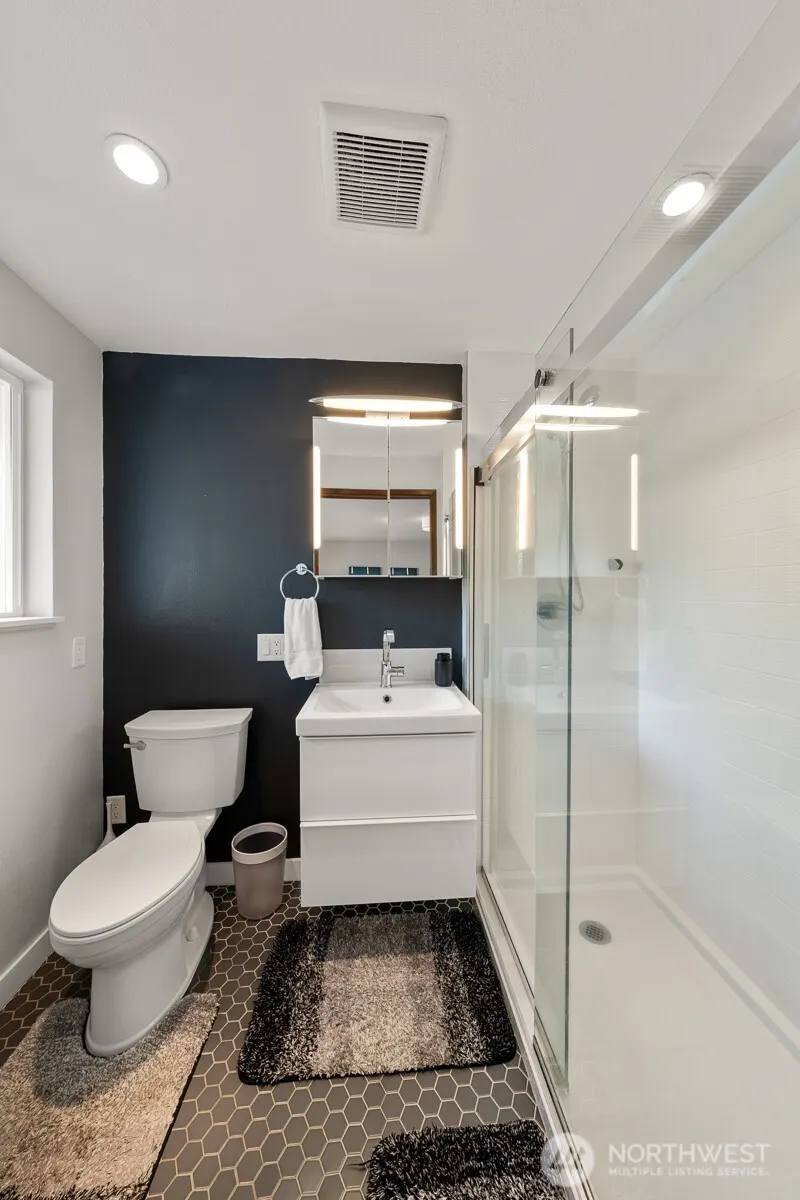 7703 S 128th Street , Seattle, WA 98178