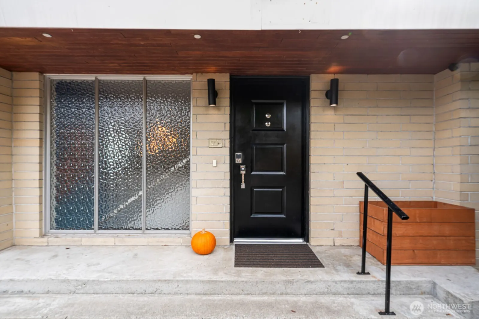 7703 S 128th Street , Seattle, WA 98178