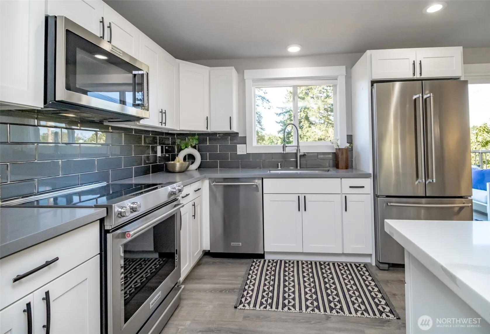 6701 15th Avenue SW, Seattle, WA 98106