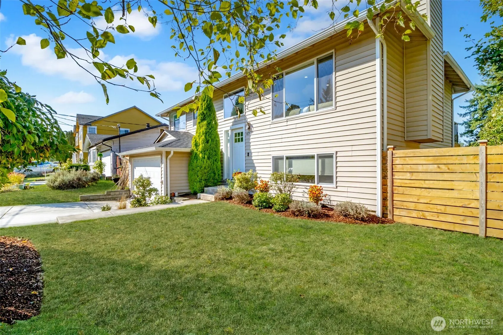6701 15th Avenue SW, Seattle, WA 98106