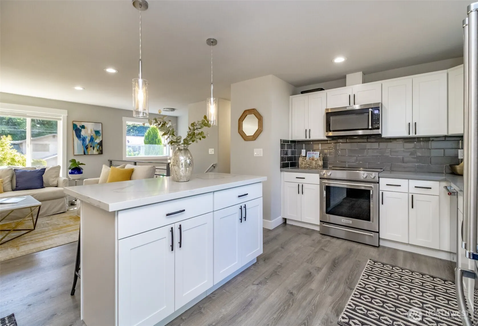 6701 15th Avenue SW, Seattle, WA 98106