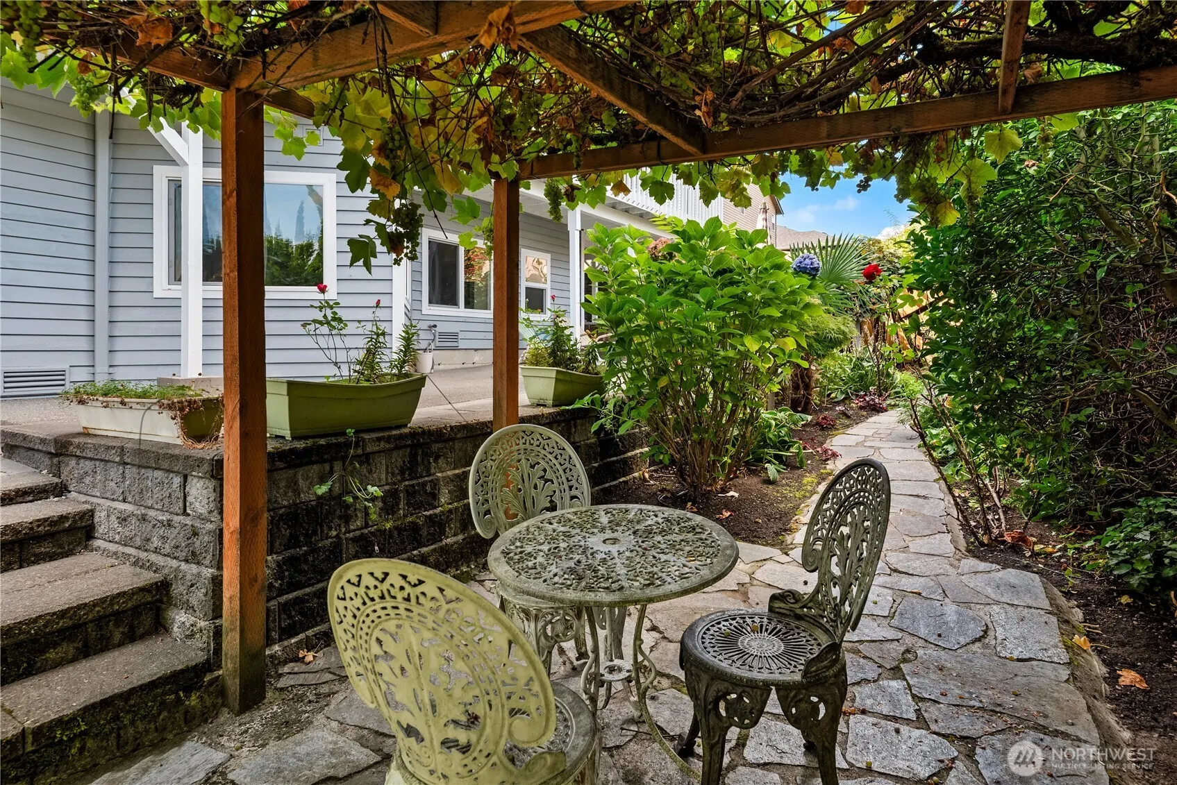 1320 N 38th Street , Renton, WA 98056