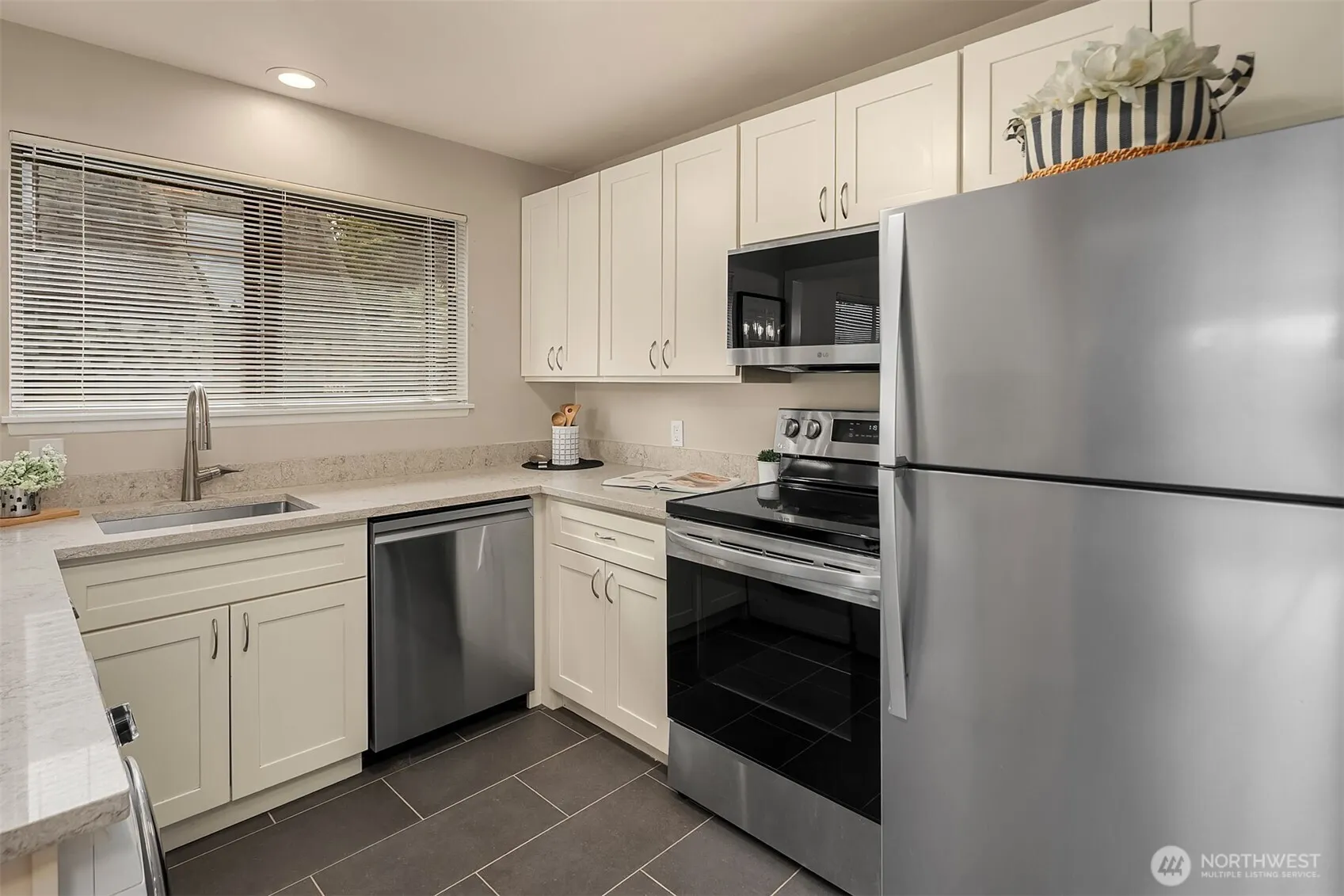 5220 21st Avenue NE #1, Seattle, WA 98105