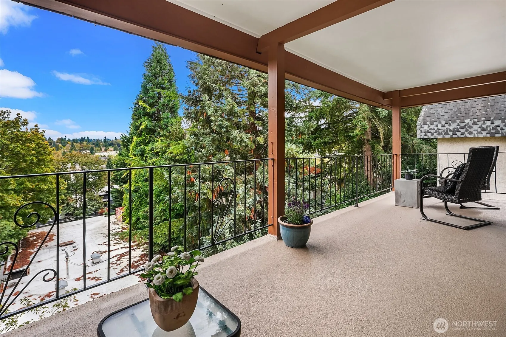 5220 21st Avenue NE #1, Seattle, WA 98105