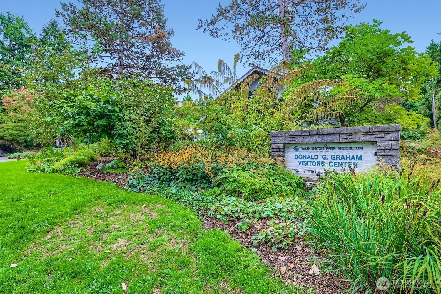 2622 E Madison Street , Seattle, WA 98112-2094