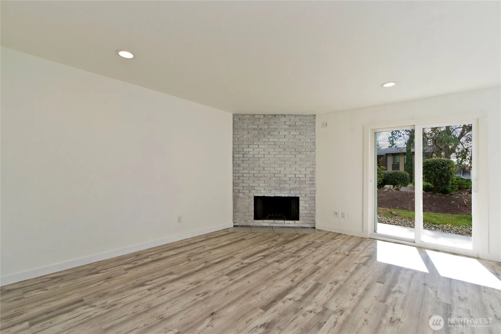 12515 NE 145th Place #D127, Kirkland, WA 98034