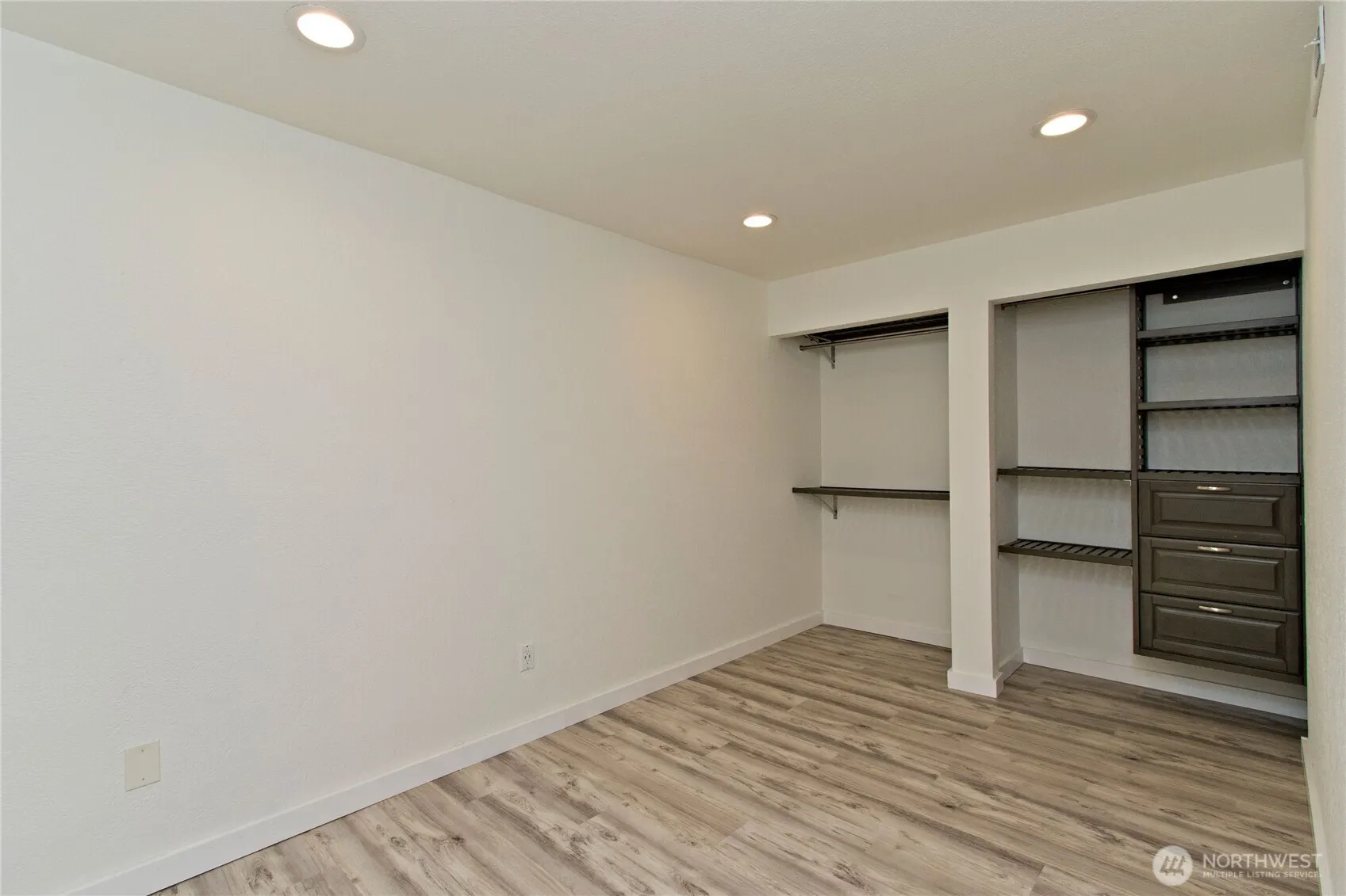 12515 NE 145th Place #D127, Kirkland, WA 98034