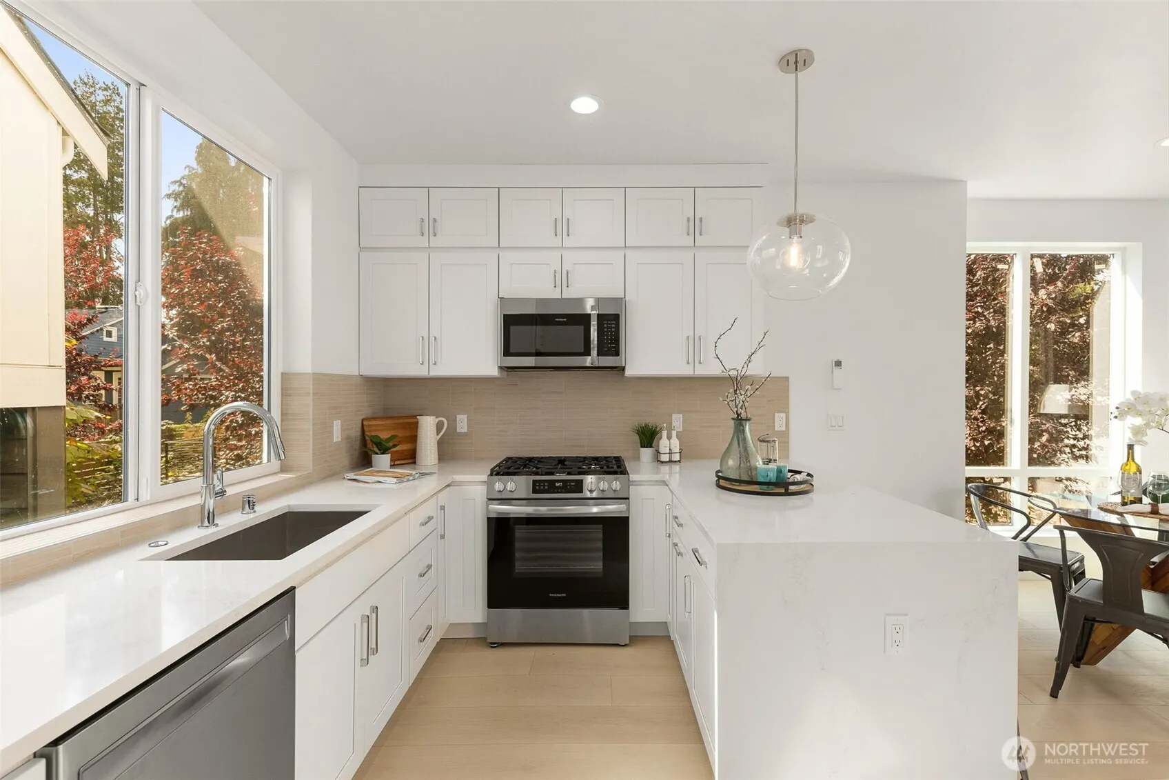 911 N 98th Street #A, Seattle, WA 98103
