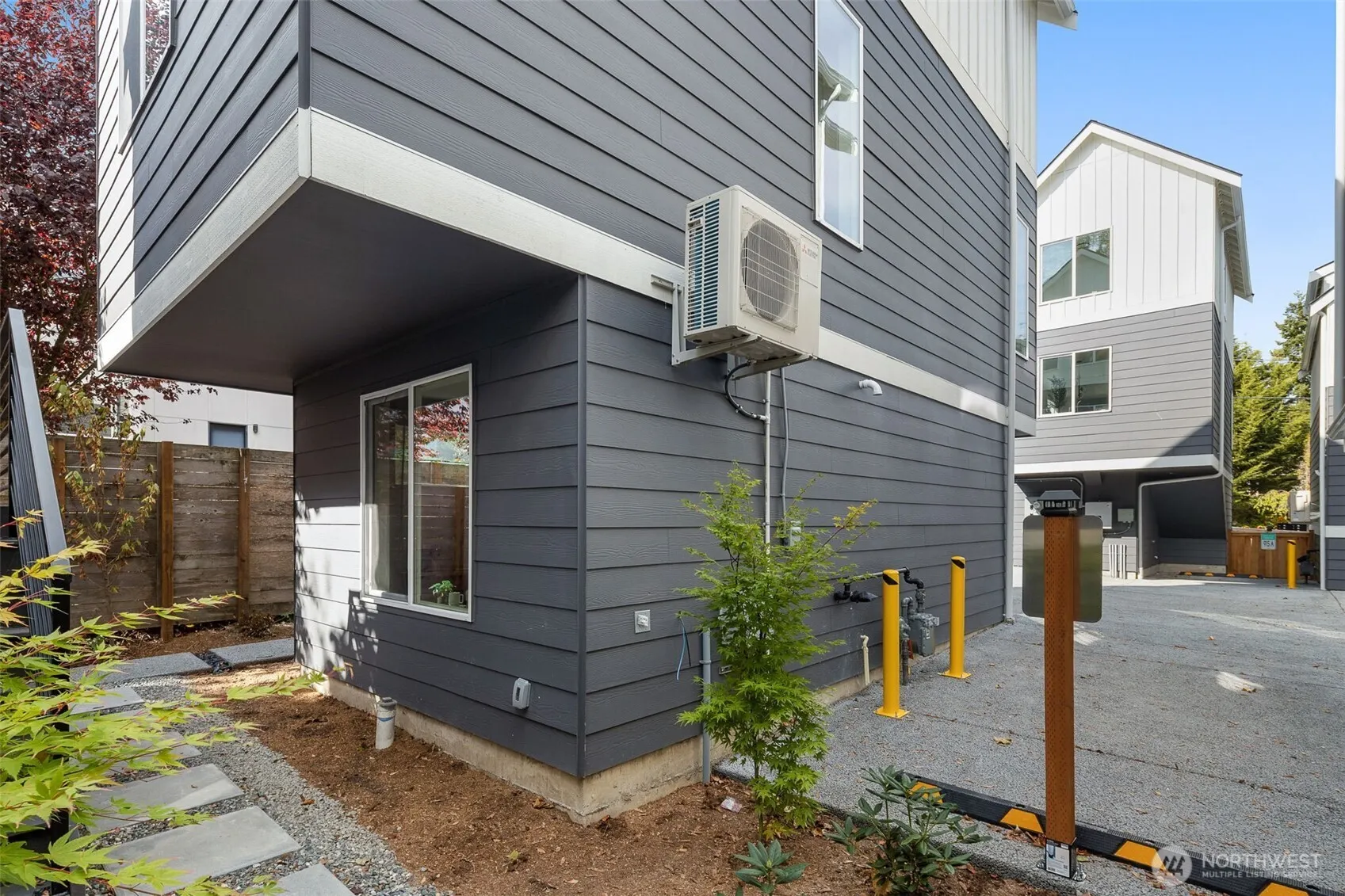 911 N 98th Street #A, Seattle, WA 98103