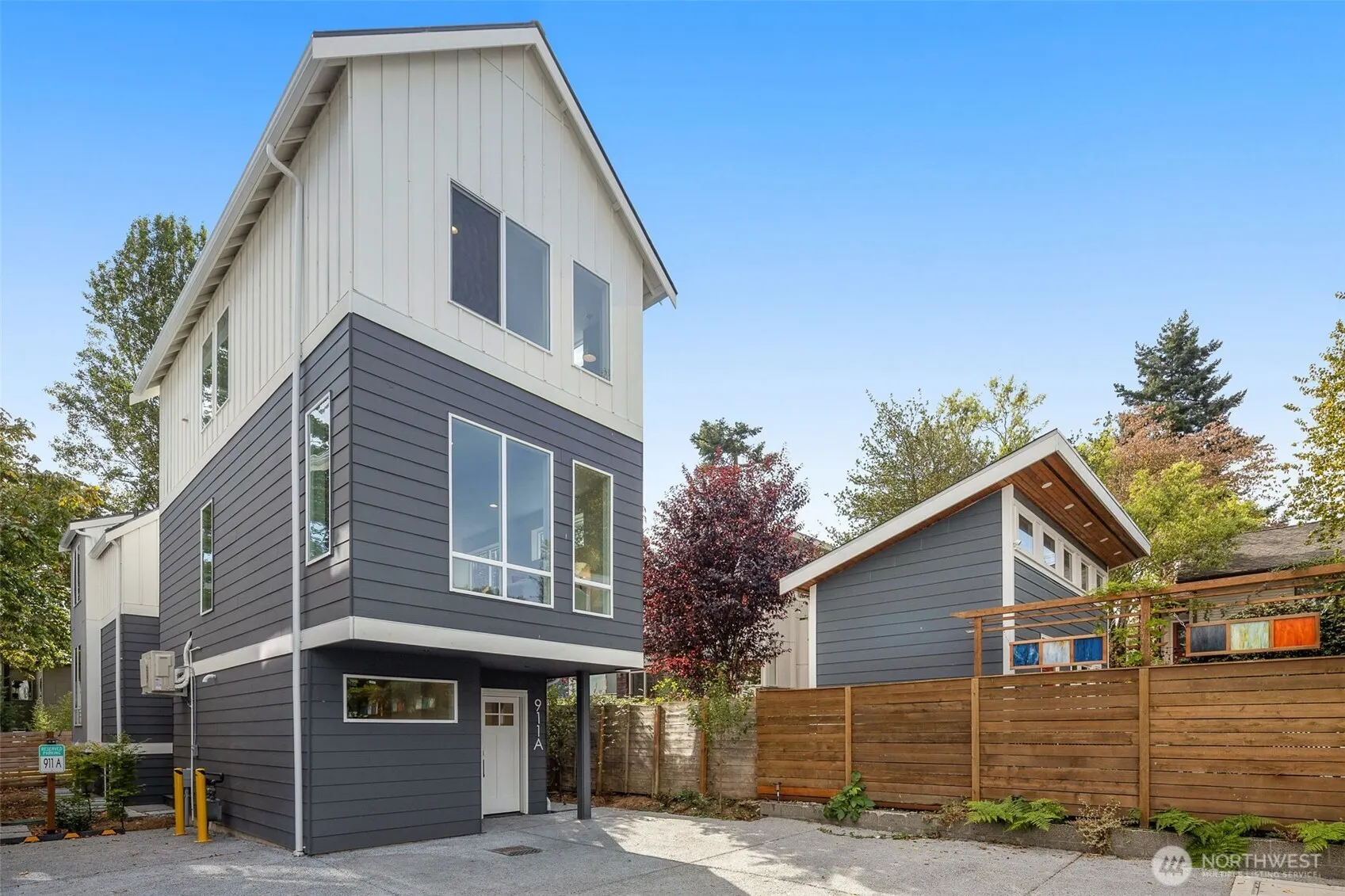 911 N 98th Street #A, Seattle, WA 98103