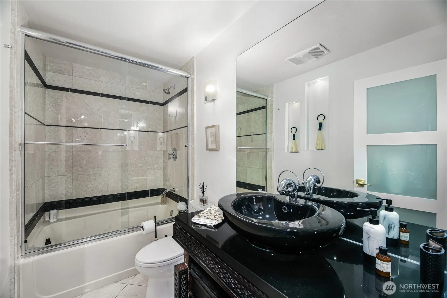 1526 Alki Avenue SW #304, Seattle, WA 98116