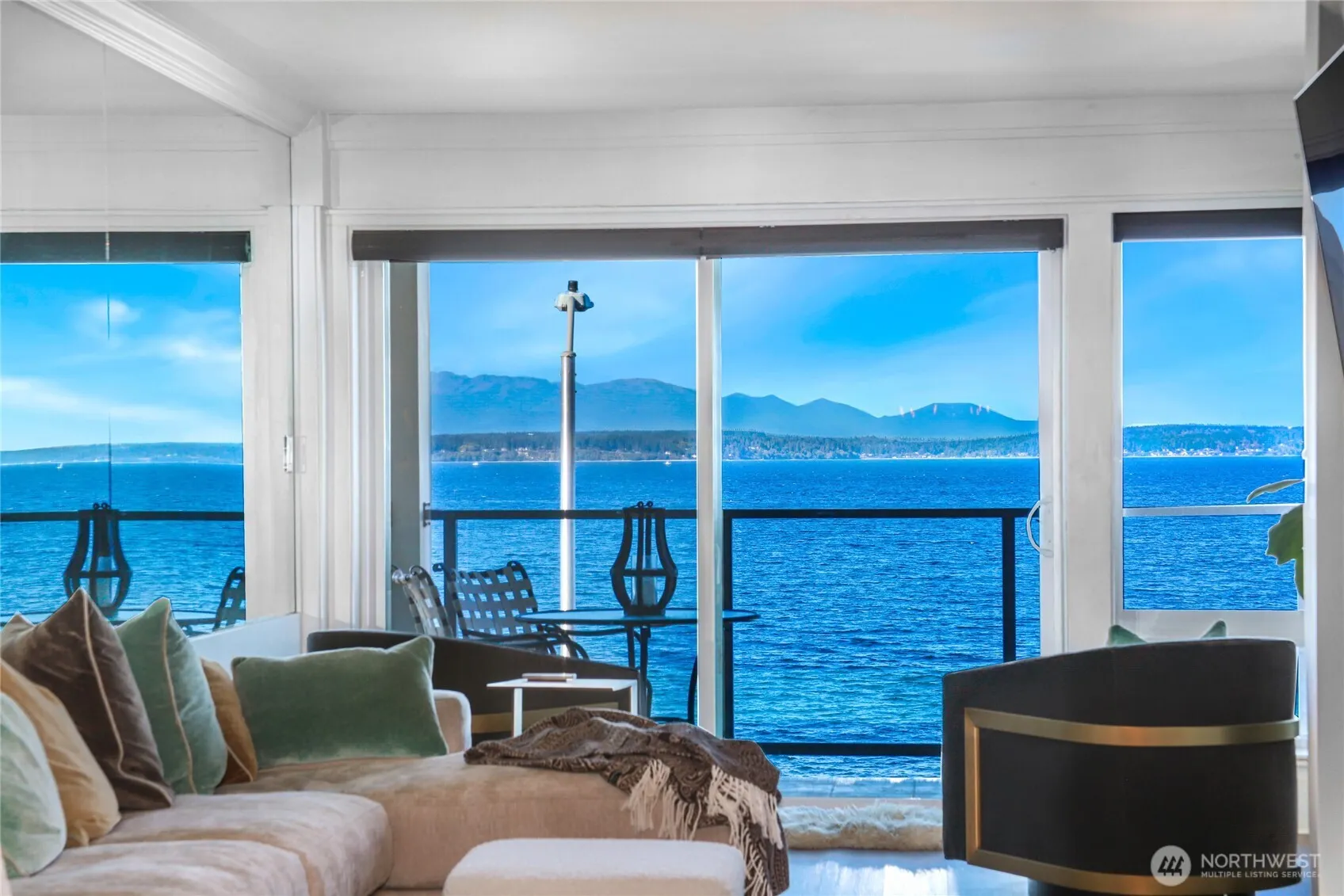 1526 Alki Avenue SW #304, Seattle, WA 98116