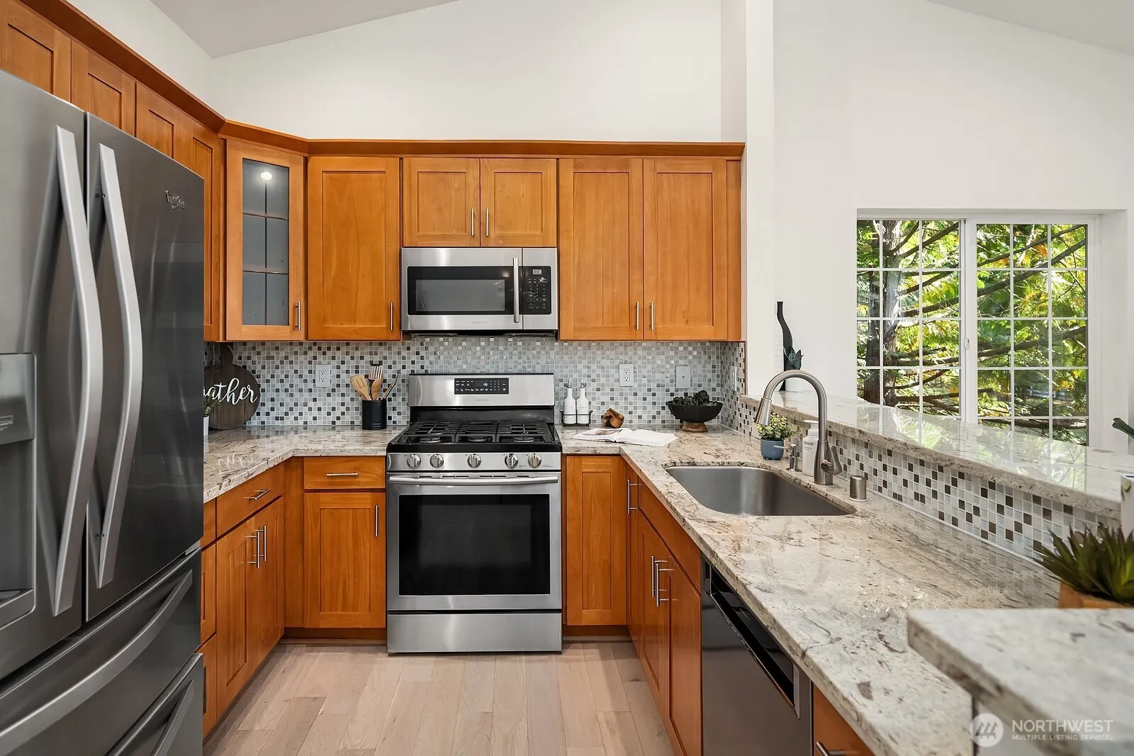 18669 NE 55th Way , Redmond, WA 98052