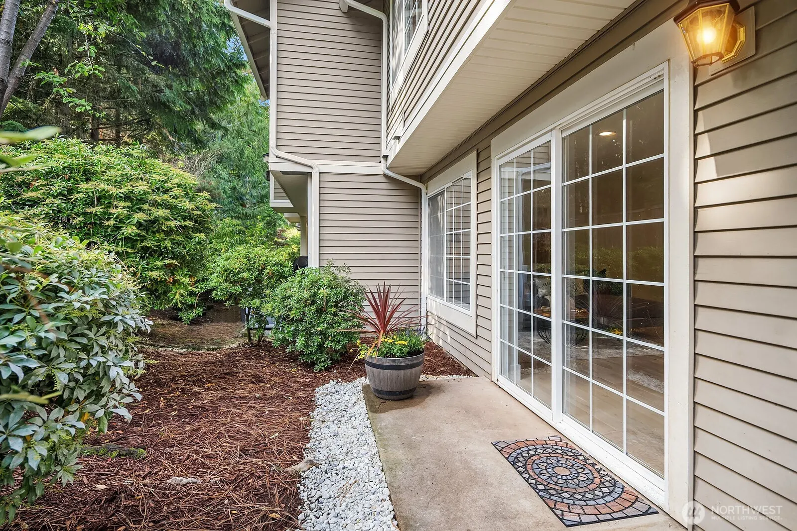 18669 NE 55th Way , Redmond, WA 98052