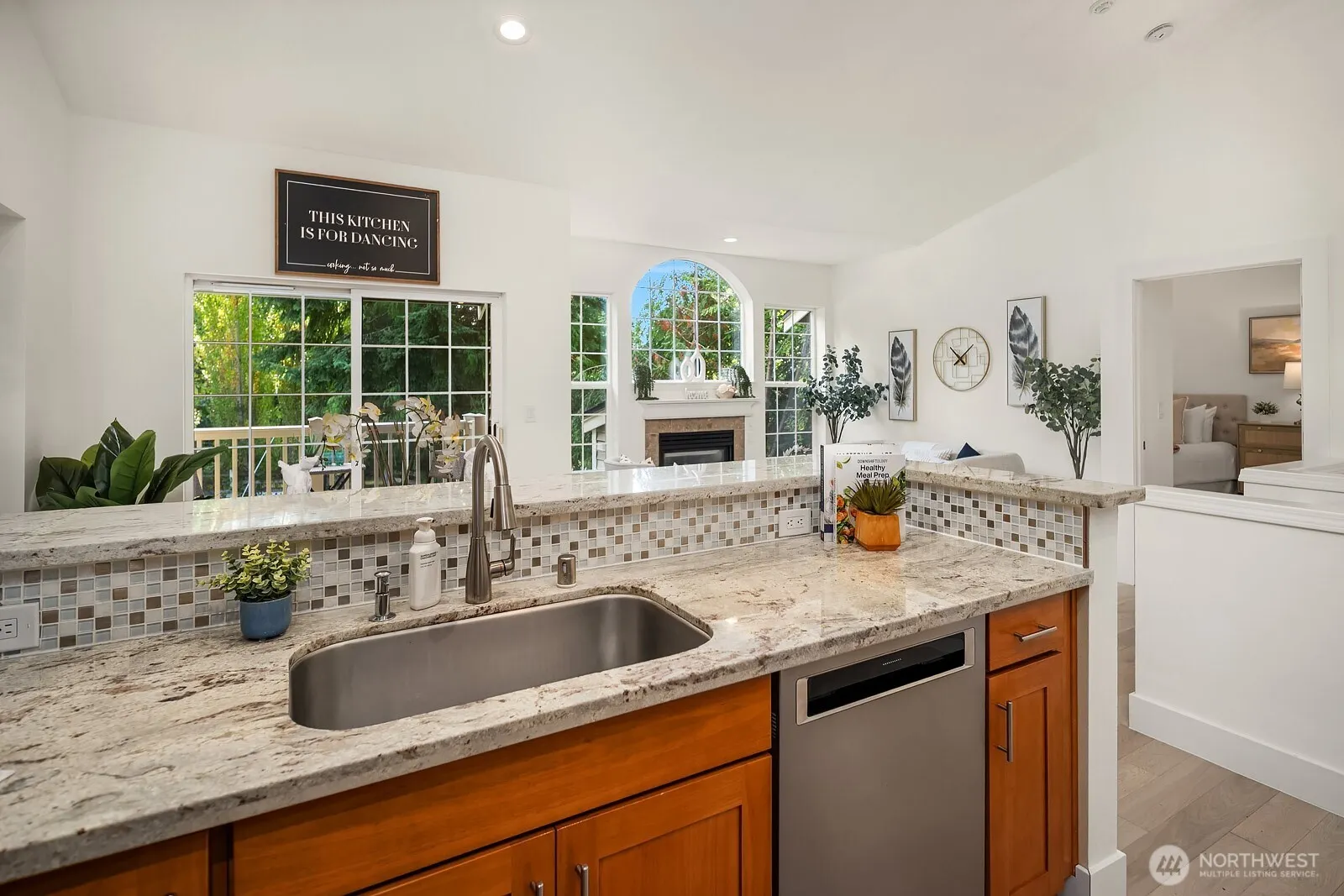 18669 NE 55th Way , Redmond, WA 98052