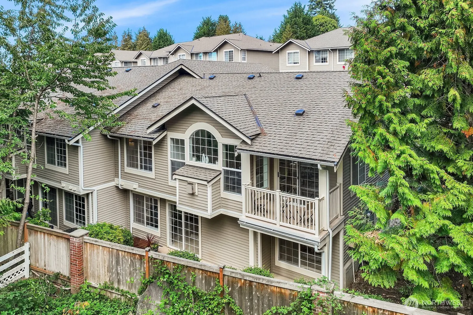 18669 NE 55th Way , Redmond, WA 98052