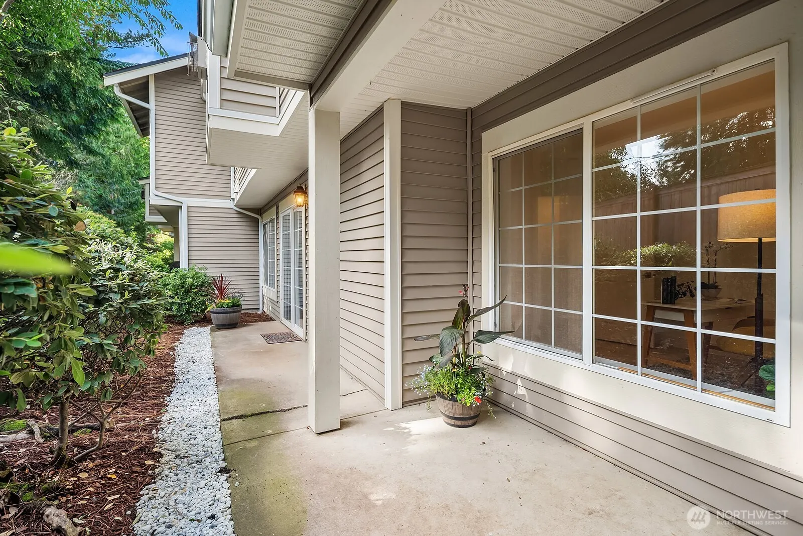 18669 NE 55th Way , Redmond, WA 98052