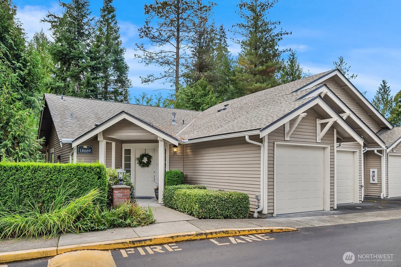 18669 NE 55th Way , Redmond, WA 98052