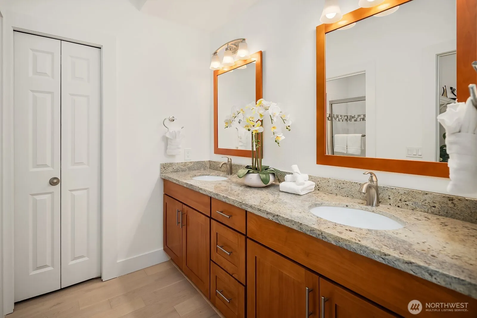 18669 NE 55th Way , Redmond, WA 98052