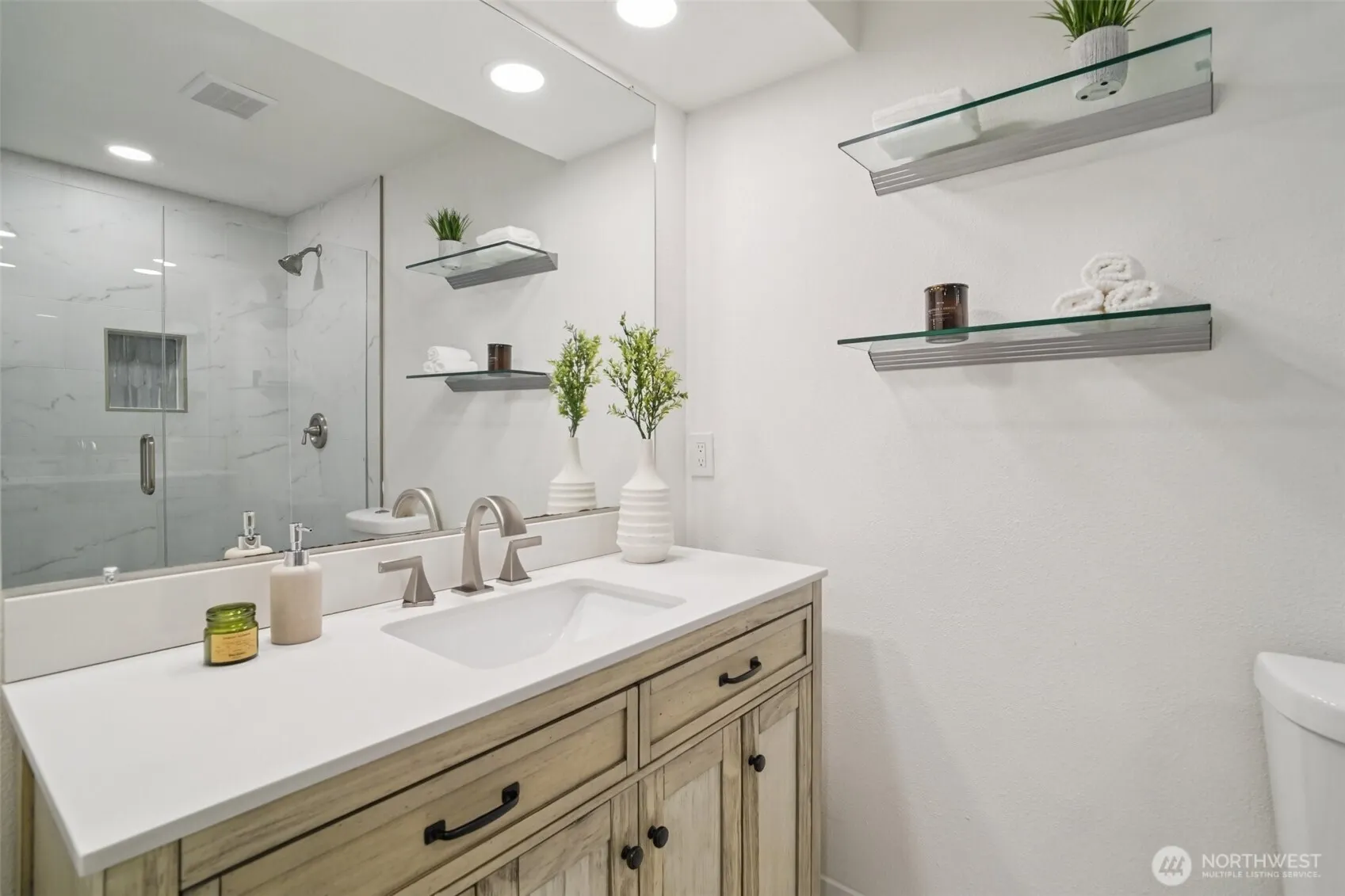 13204 NE 190th Place , Woodinville, WA 98072