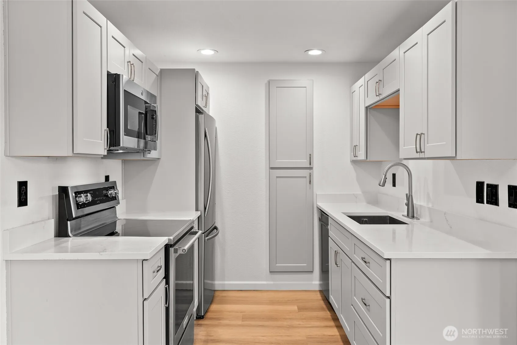 12719 NE 116th Street #E302, Kirkland, WA 98034