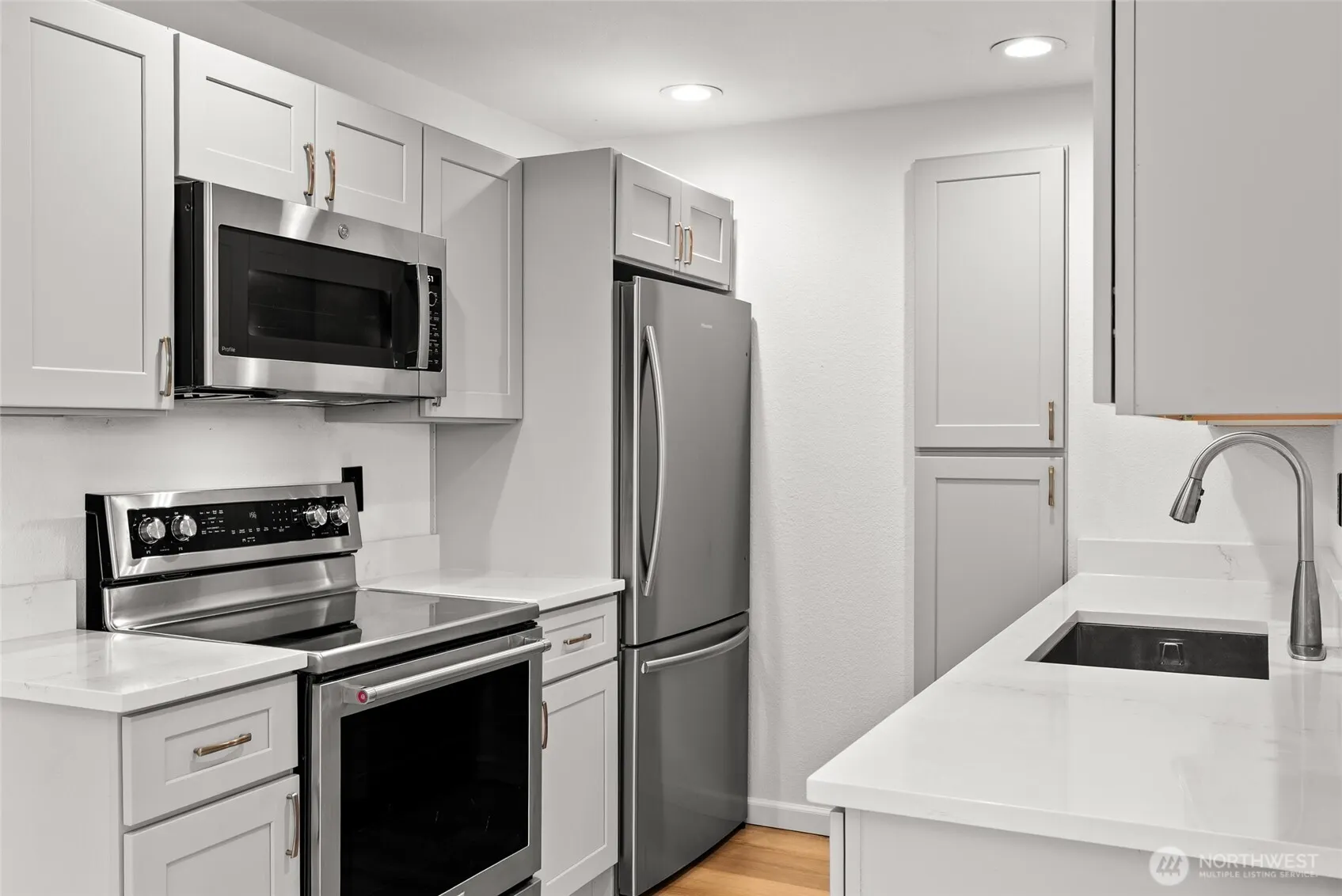 12719 NE 116th Street #E302, Kirkland, WA 98034