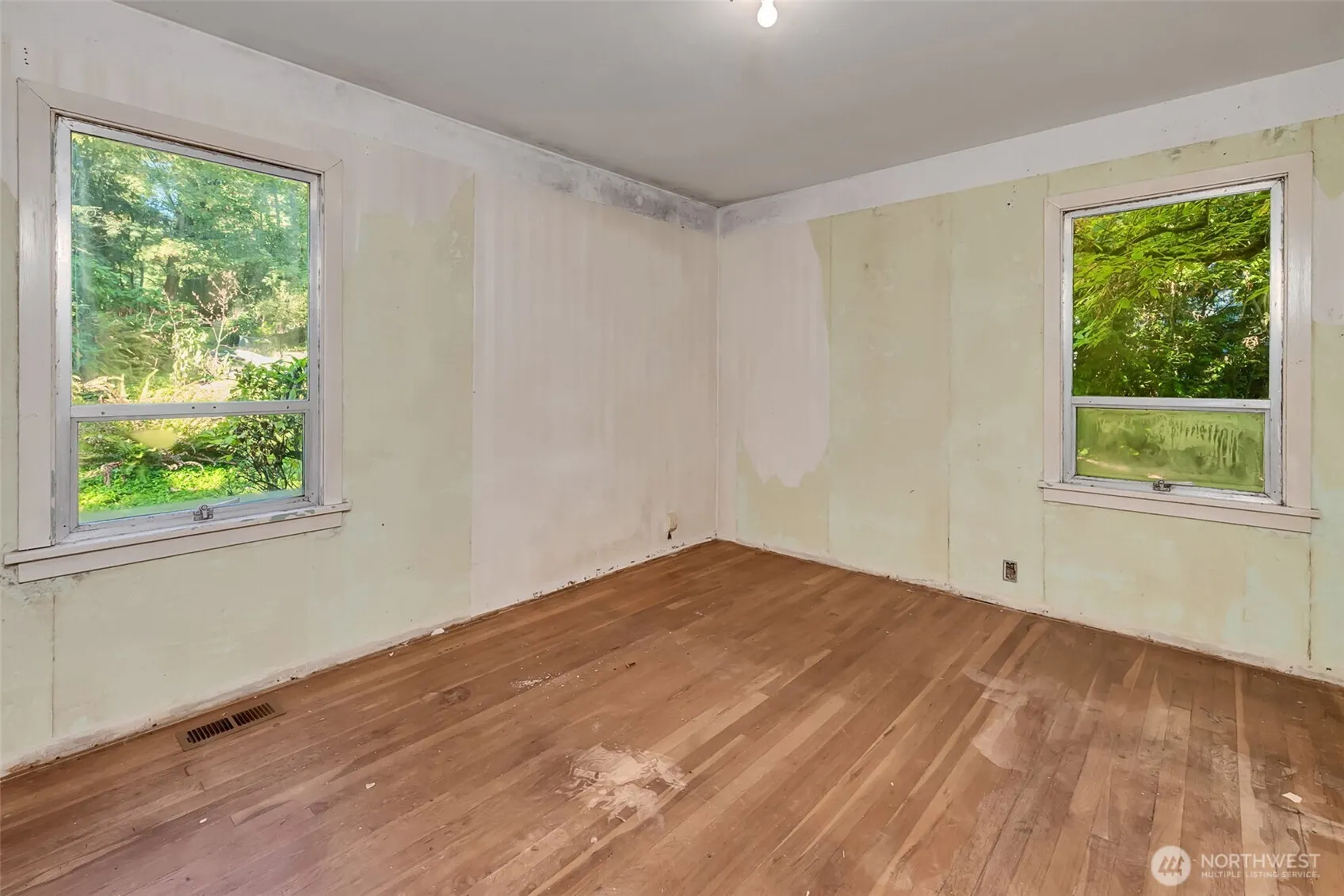 12015 8th Avenue S, Seattle, WA 98168