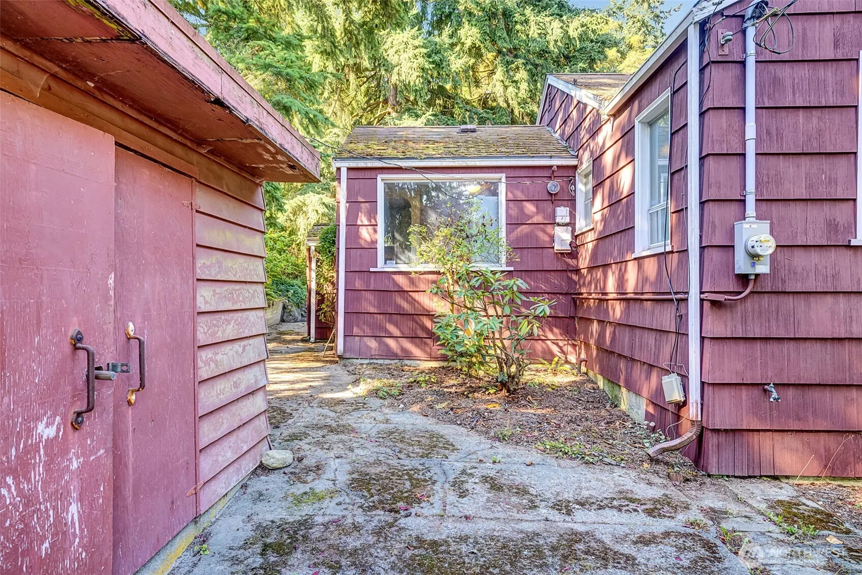 12015 8th Avenue S, Seattle, WA 98168