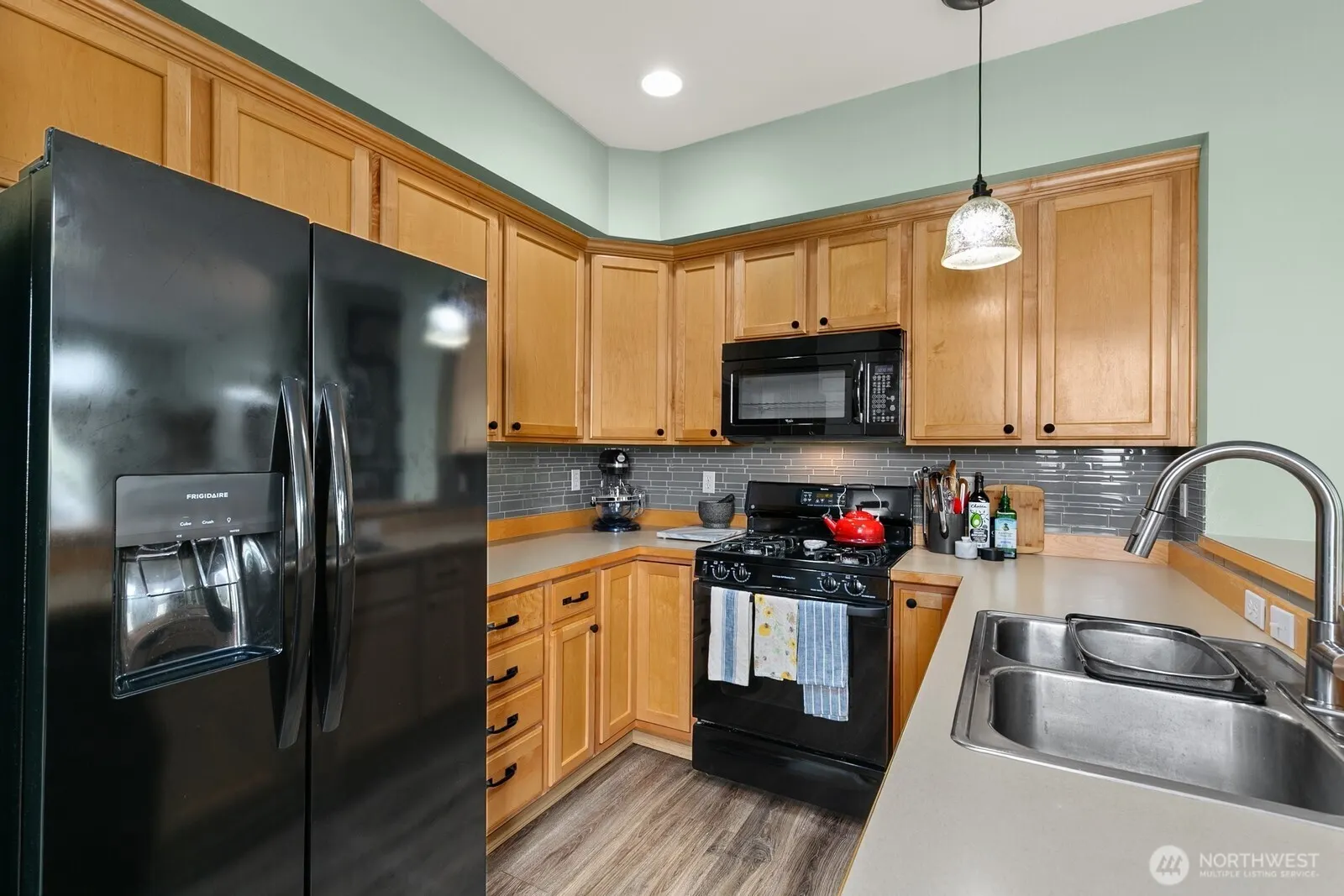 17928 15th Avenue W, Lynnwood, WA 98037