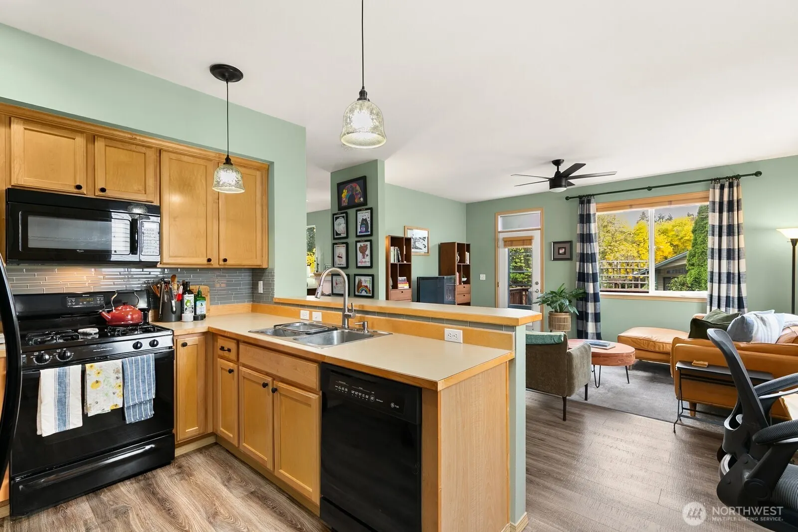 17928 15th Avenue W, Lynnwood, WA 98037