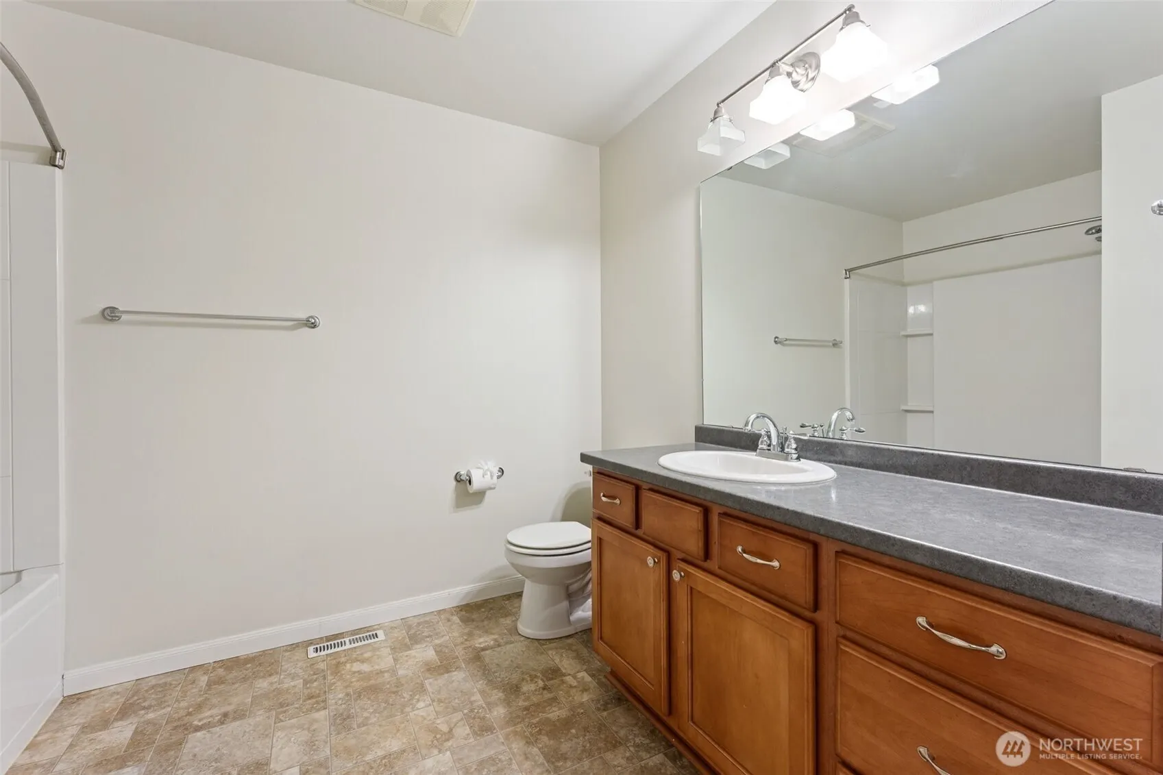 9526 S 235th Place , Kent, WA 98031