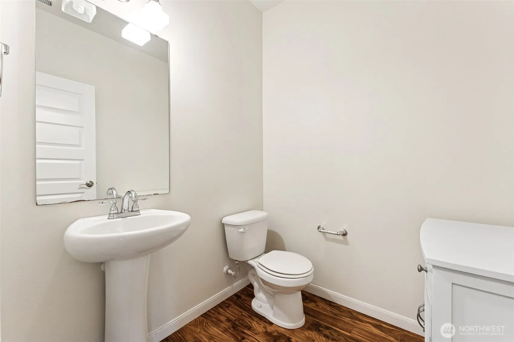 9526 S 235th Place , Kent, WA 98031