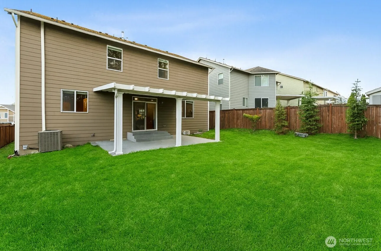 9526 S 235th Place , Kent, WA 98031