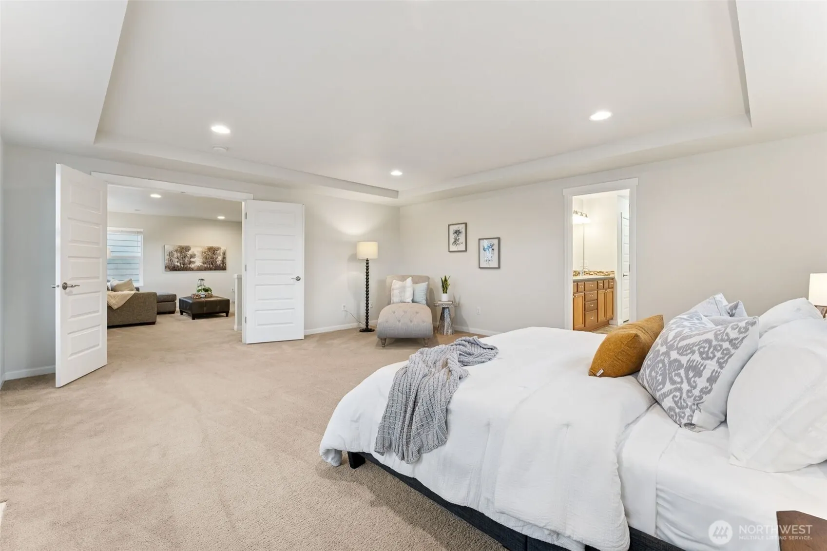 9526 S 235th Place , Kent, WA 98031